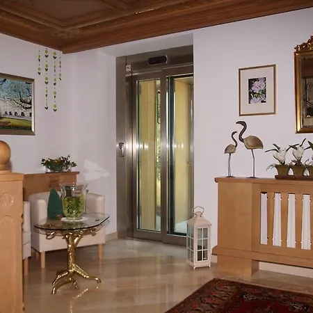 加尼埃勒尔旅馆 酒店