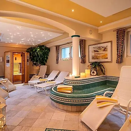 Hotel Garni Erler 3*
