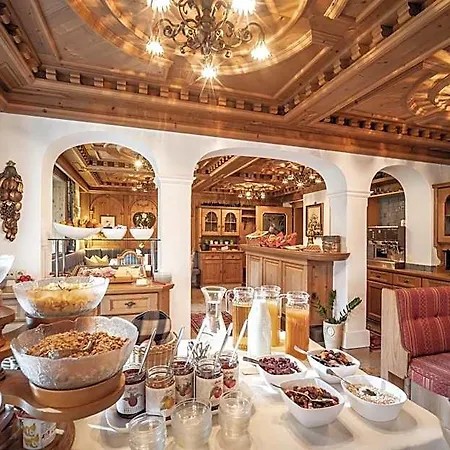 Hotel Garni Erler 3*