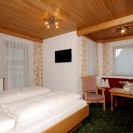 Hotel Garni Erler 3*