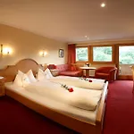Hotel Garni Erler 3*